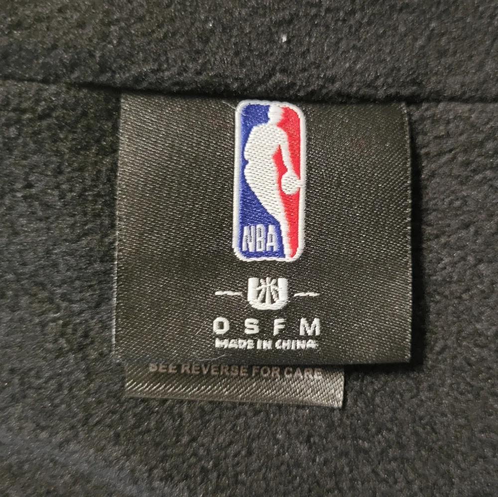 NWT NBA Gray & Black Camo Knit Pom Pom Beanie